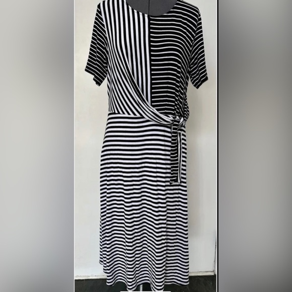 T TAHARI GEOMETRIC STRIPE MAXI DRESS BLACK WHITE MODAL KNIT SIDE KNOT SIZE XL - Picture 1 of 11